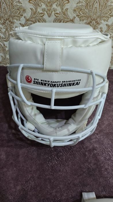 Шлем и нагрудник для карате