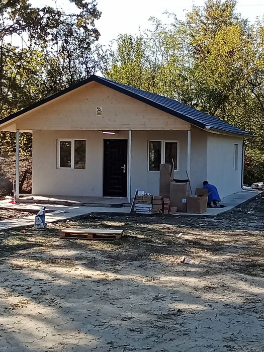 Atenție! vând urgent,Case de locuit permanent și căsuțe de vacanță la vânzare , diferite modele și dimensiuni