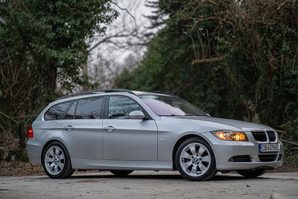 BMW 325i (218hp) Automat | ПАНОРАМА | Напълно Обслужена!