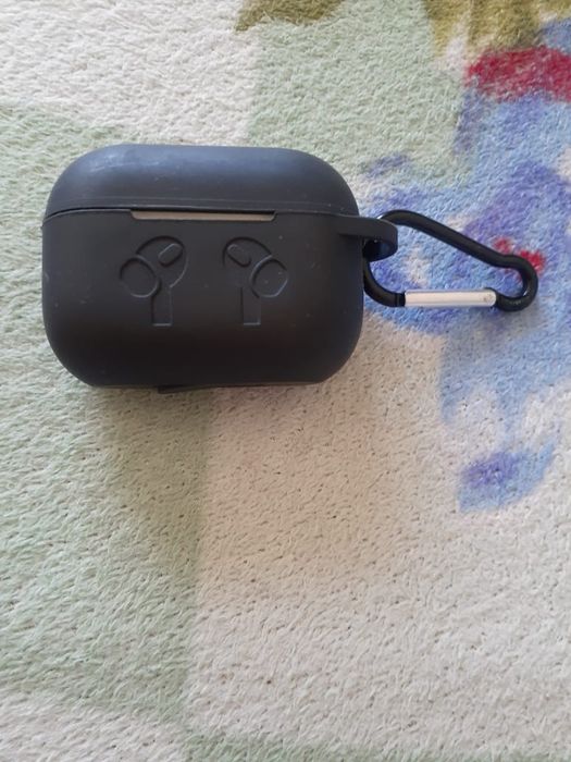 AirPods наушники