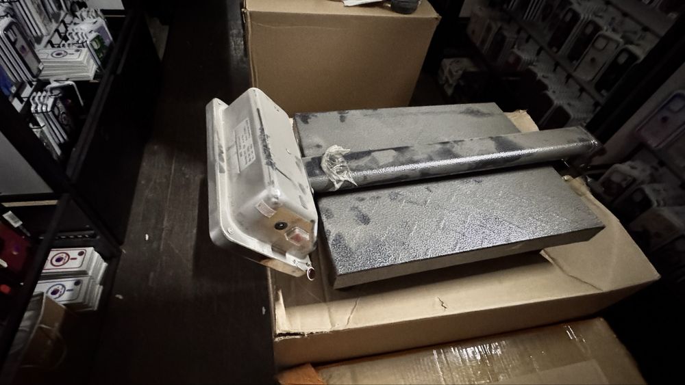 Продам весы до 200кг. Новый.