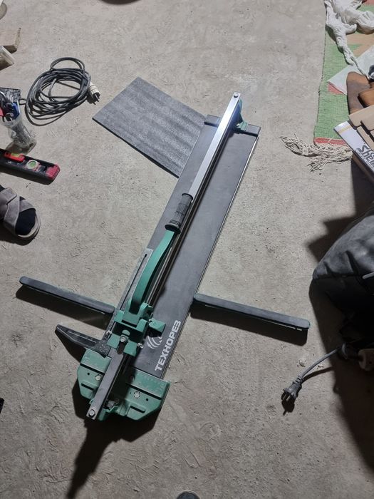 Kafel kesuvchi apparat