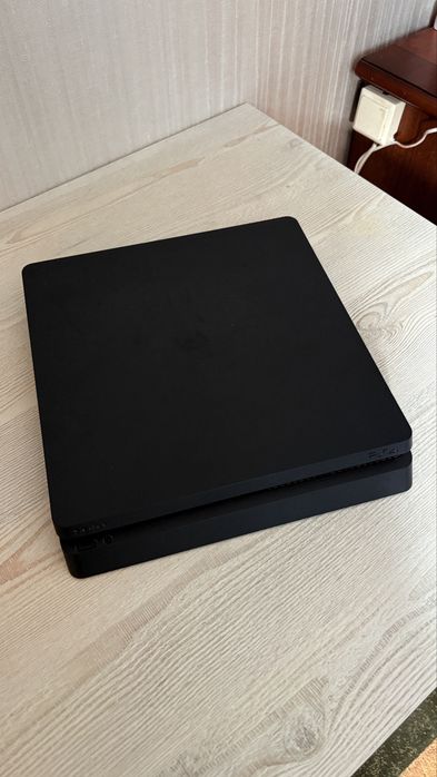 Продаю PS 4 Slim 500 gb
