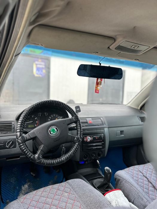 Skoda fabia автомобиль фабия