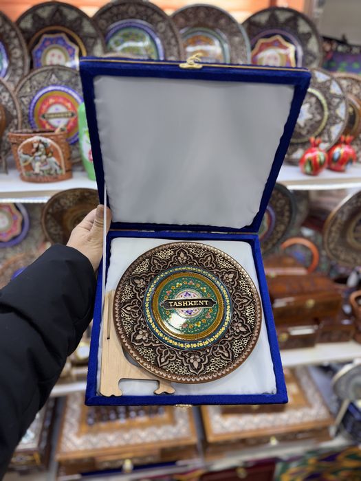 Dekorativ yogʻoch lagan.Yongoq daraxtidan,qoʻl mehnati .Kamplekt