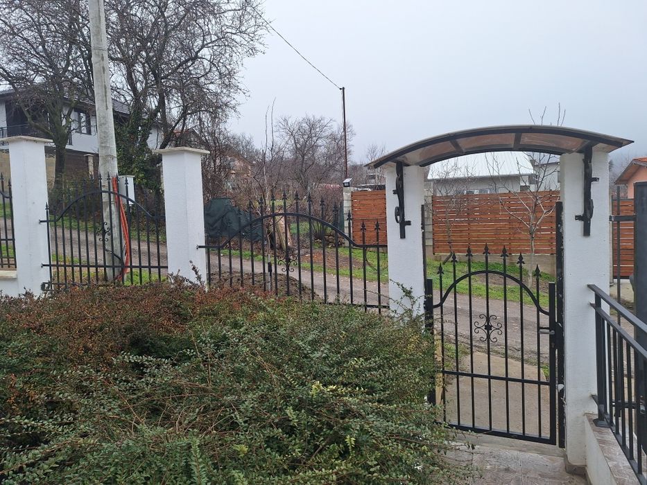 Продавам Оградни пана ,гаражен портал ,врата,надвратен навес
