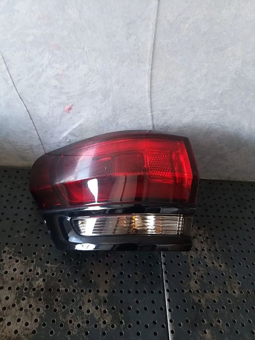 Stop tripla lampa stanga aripa jeep grand cherokee 4 wk wk2 f00htc402700 68110001ab