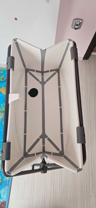 Stokke Flexi bath Сгъваема
ваничка с подложка и стойка.