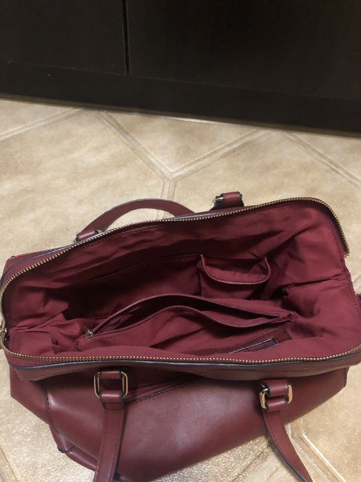 Чанта в модерен тренди цвят бордо