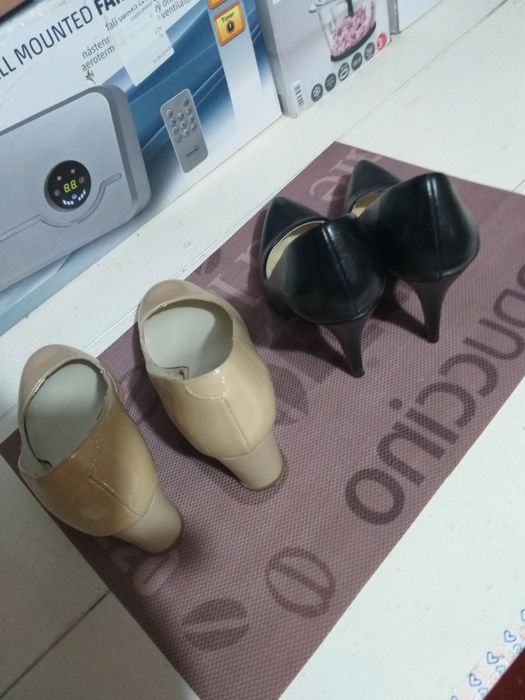 Pantofi Negri si Crem nr 37