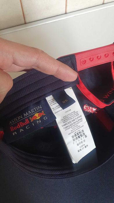 Чисто нова шапка Red Bull Aston Martin Formula 1  и шапка Russia