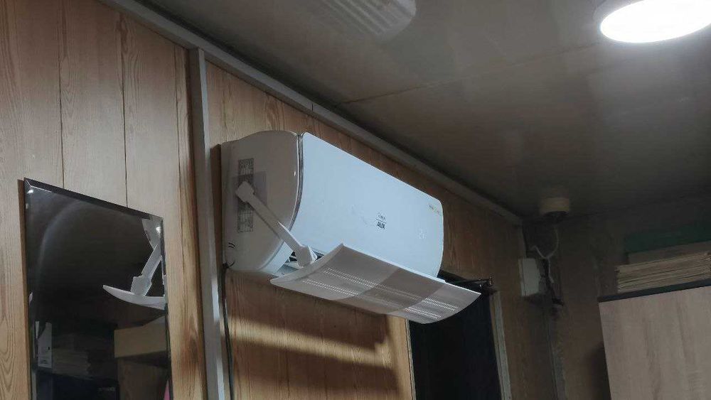 Защитный экран или ветровик для кондиционера