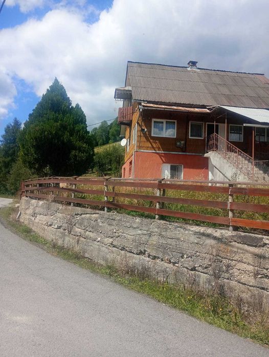 Vand teren cu casa Marisesti Alba