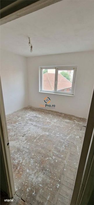 Apartament Decomandat Etaj 1 Zona Dambovita  Bloc Izolat