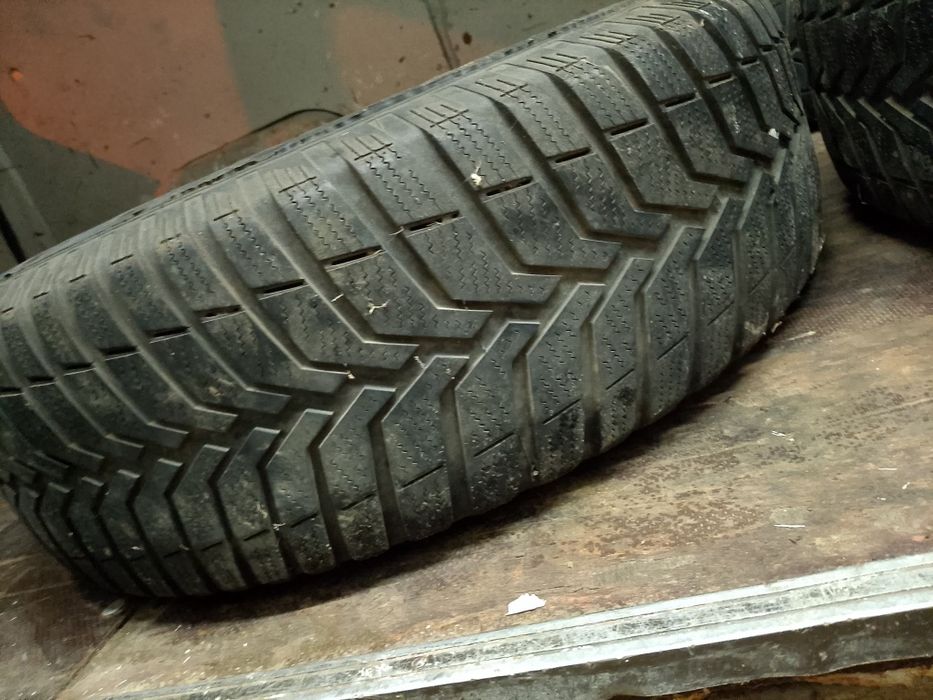 Продават се гуми с джанти