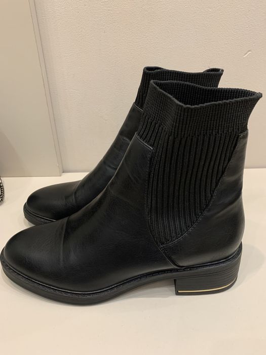 Дамски боти на равна подметка