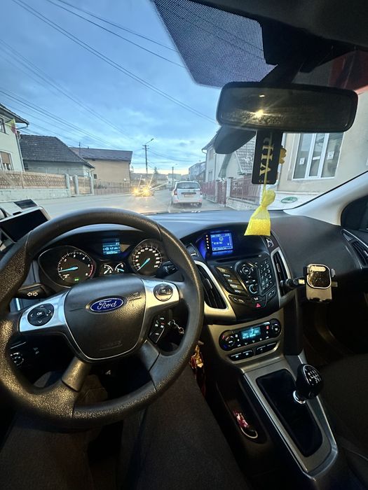 FORD Focus 2011 — imagine 4
