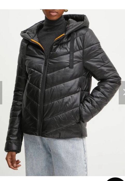 Дамско черно яке Boss