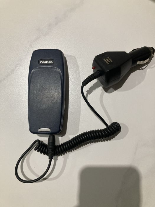 Vand Nokia 3310 + incarcator auto