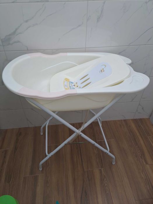 Бебешка ваничка Мони с отвор и стойка