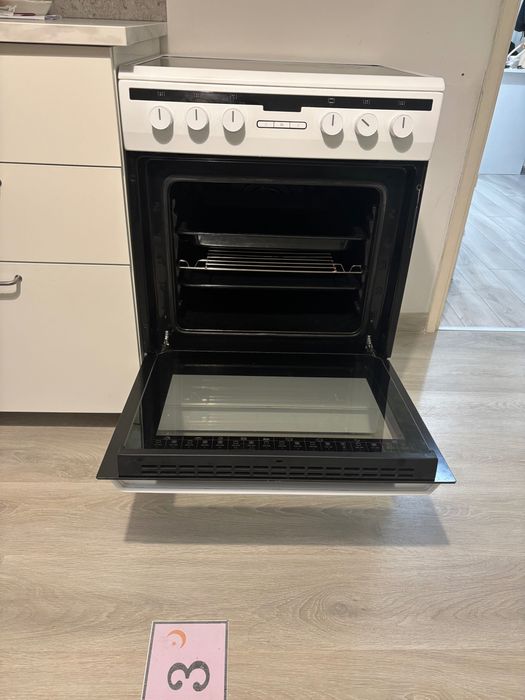 Готварска печка с керамичен плот Amica