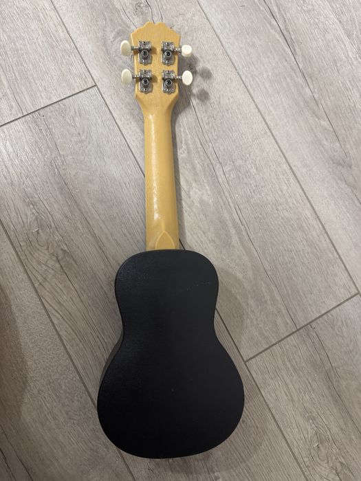 Укулели (мини гитара)