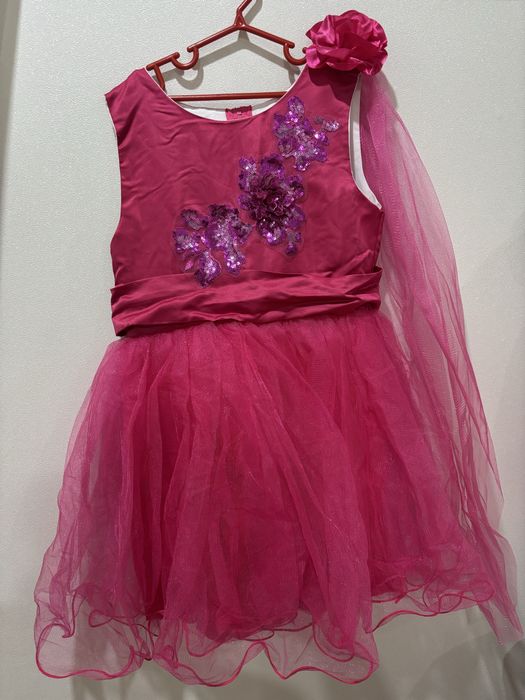 Платья для девочек новые