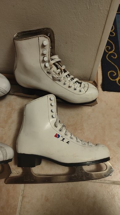Продам коньки фигурные