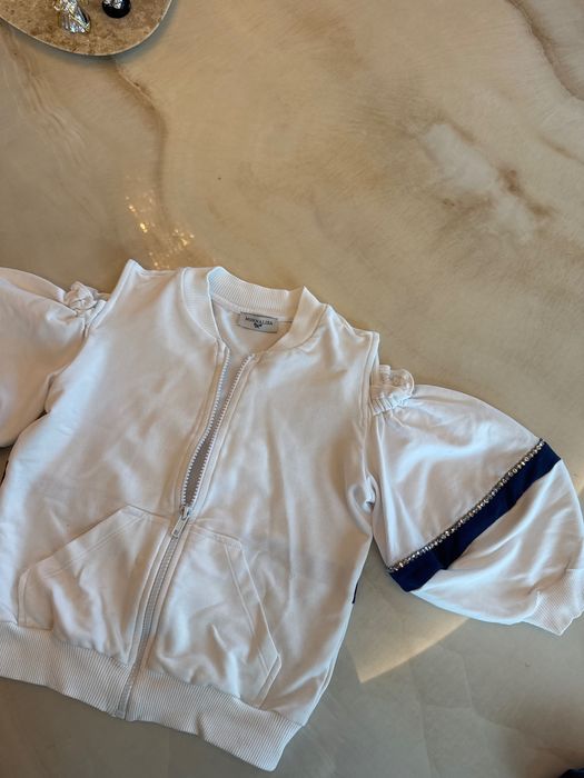 Дрехи и обувки  за момиче