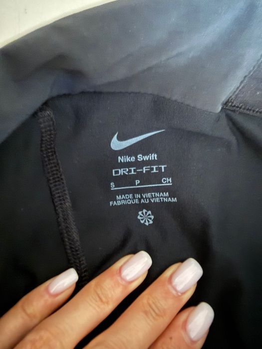 Дамски къси панталонки Nike