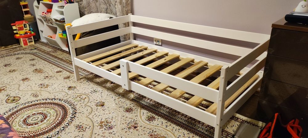 Кровать подростковая