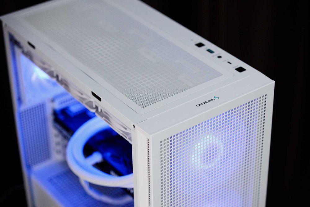 Custom Gaming PC Ryzen 9 9950X3D RTX 5070 32GB ram 1TB m.2 B650E aorus