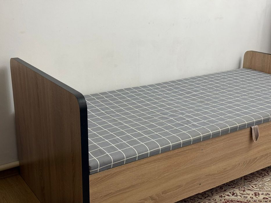 Срочно продаю диваны