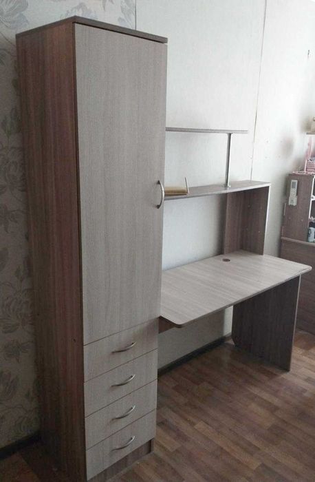 Отдам стол компьютерный с пеналом