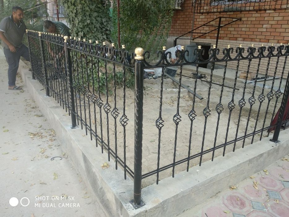 Металлические решетки и двери