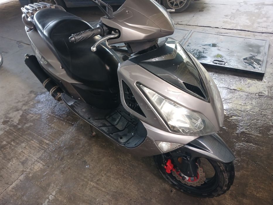 Транспорт скутер мото