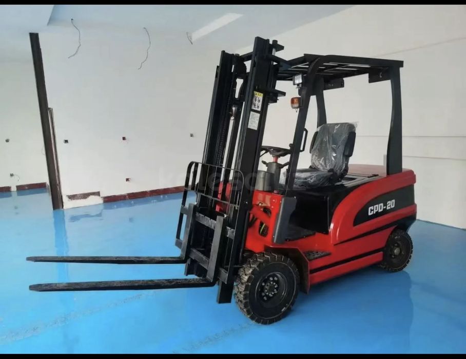 Вилочный погрузчик