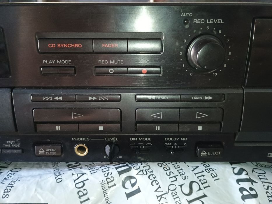 Кассетная дека Sony с CD player.