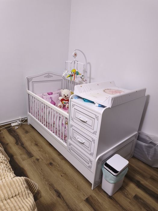 Pătuț bebeluși + saltea + carusel