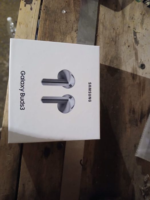 Наушники Samsung Buds 3 не использовал