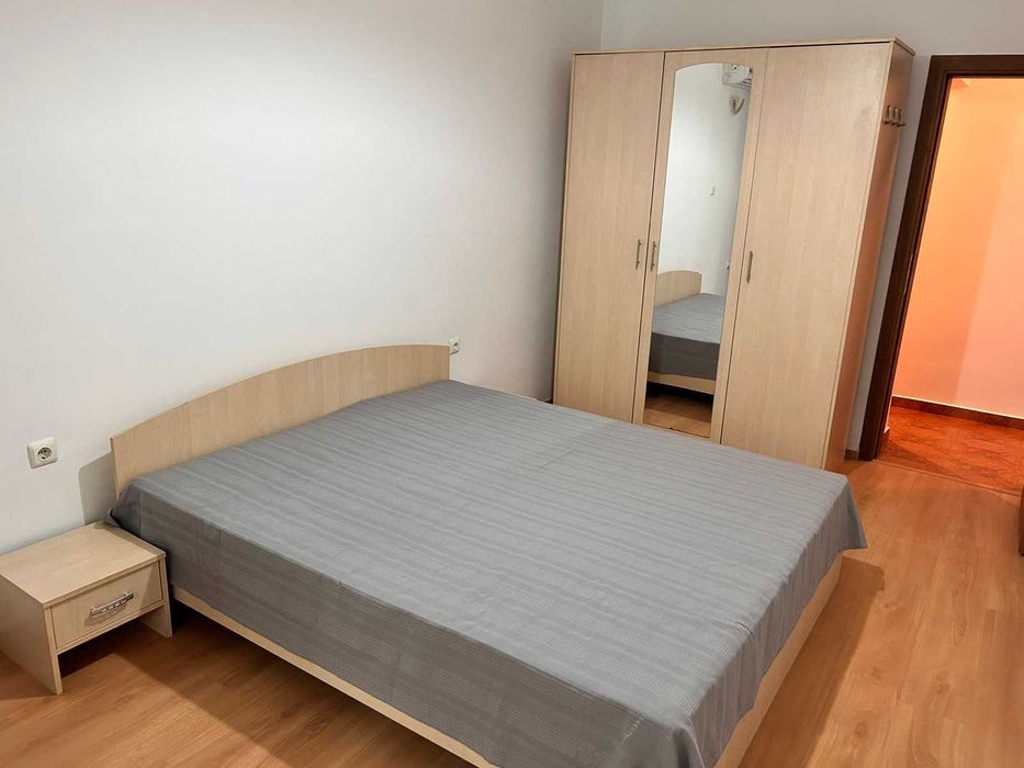 Дава се под наем Двустаен апартамент в Бургас, Лазур - 68 кв.м за 408 € - Снимка #1