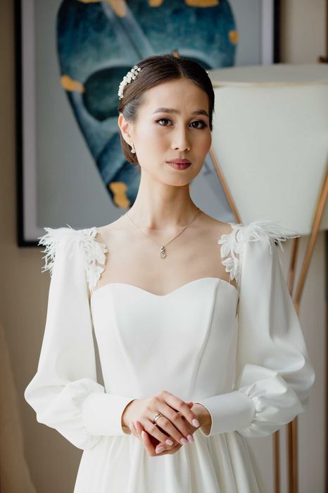 Продается свадебное атласное платье!