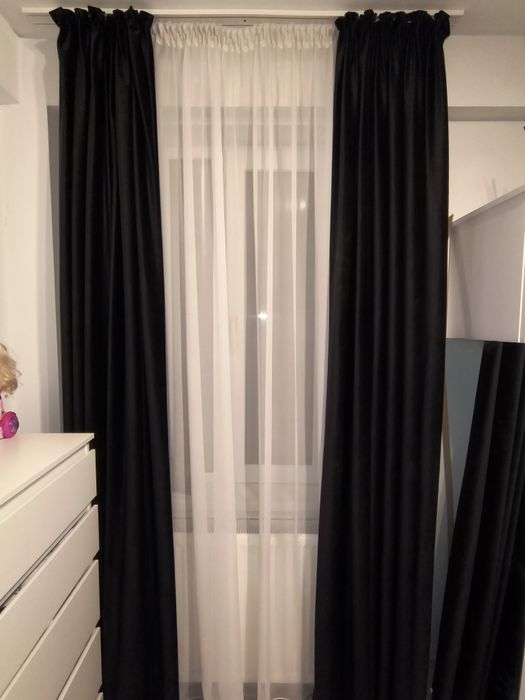 2  seturi Draperii negre 100 lei