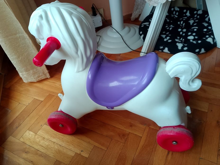 Моторче и конче за бутане и баланс