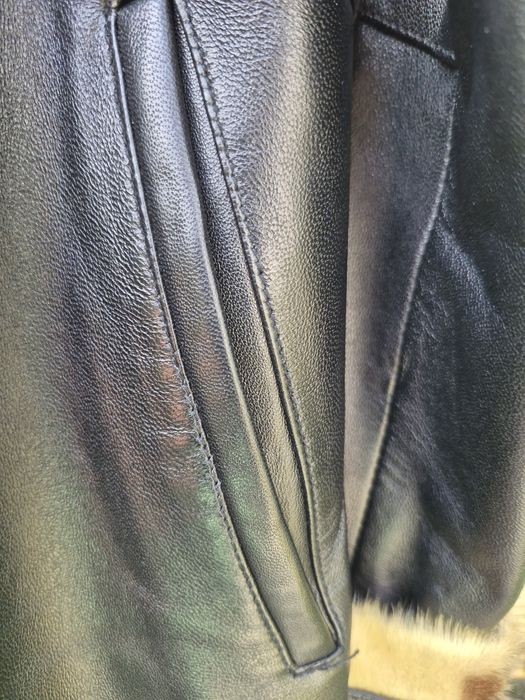 Haina dama din piele naturala YASAR LEATHER,mărime L,cu garnitură din blana naturală de nurcă,stare impecabilă