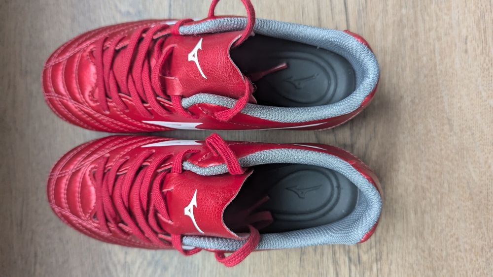 Ghete fotbal Mizuno Kids Monarcida Neo III Select AG Mărime 32,5