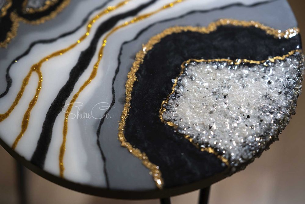 Луксозна помощна масичка със смола