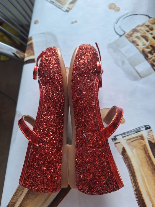 Детски червени пантофки