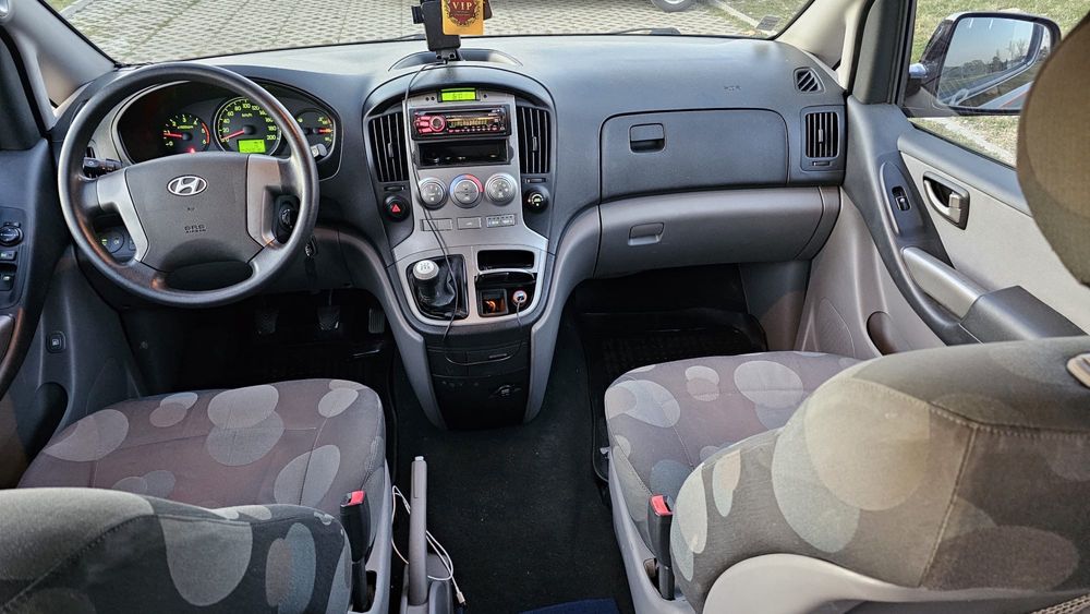 Hyundai H-1 Clima Fata/Spate 8 locuri 170Cp