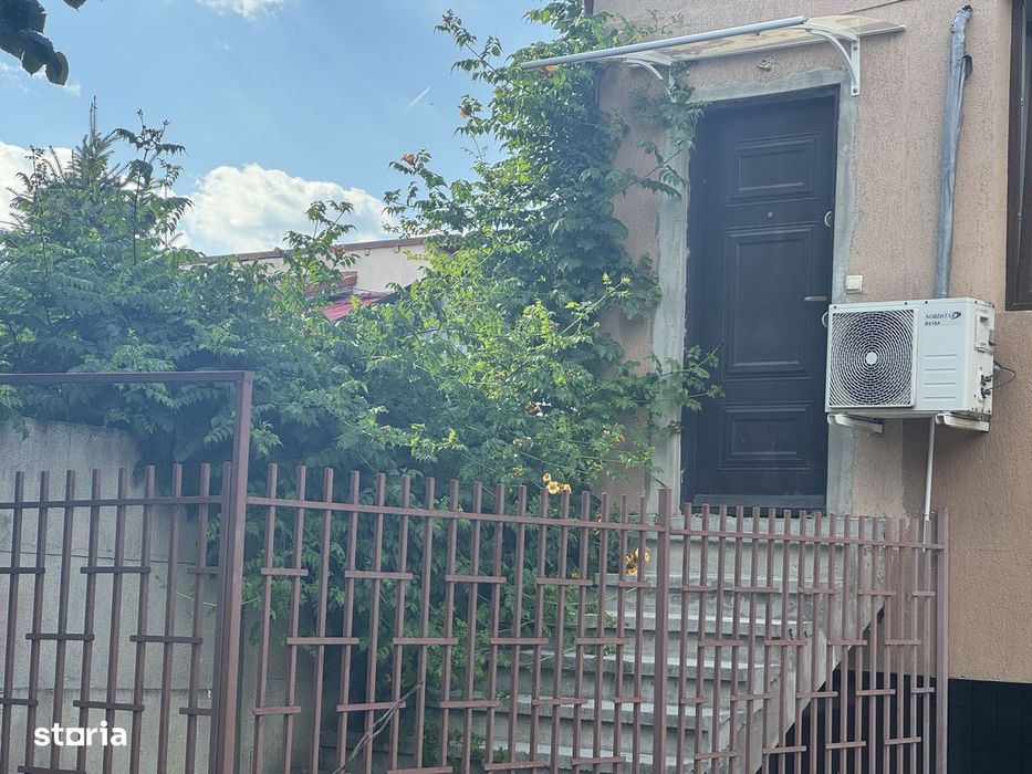 Vânzare garsonieră spațiu comercial cu intrare separată din strada